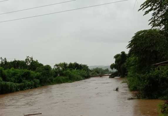 Debit Kali Waridin Meningkat Puluhan Rumah di Kebonadem Terendam Banjir 